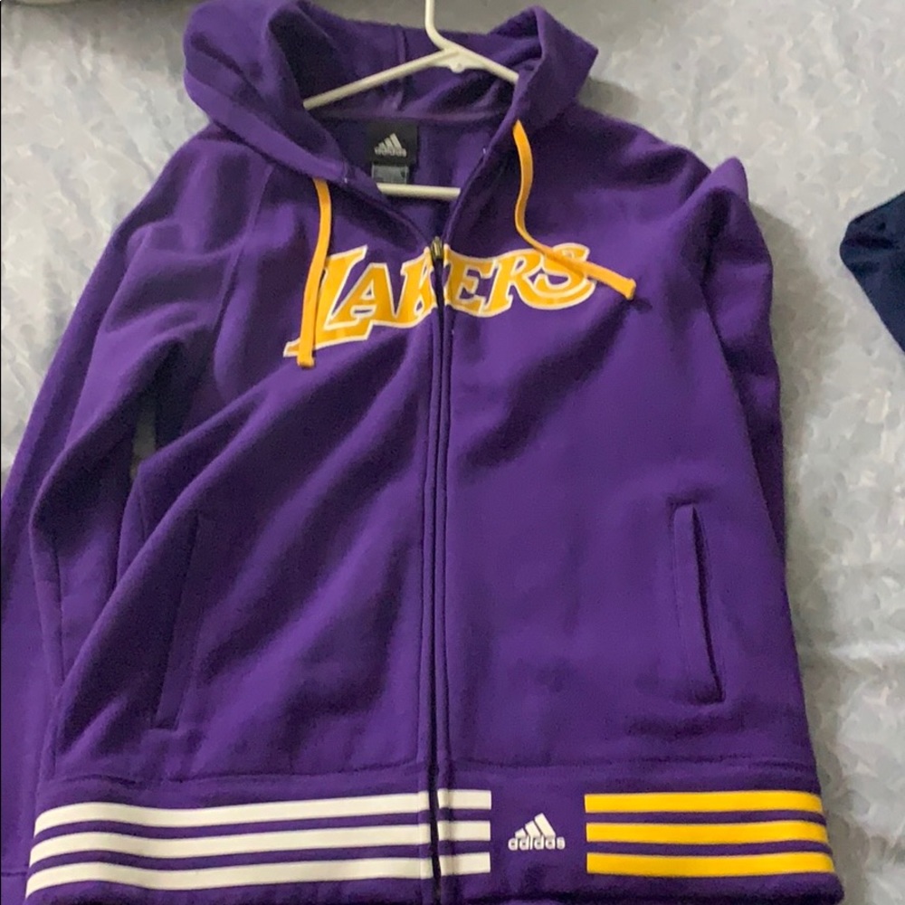 Lakers sweatshirt